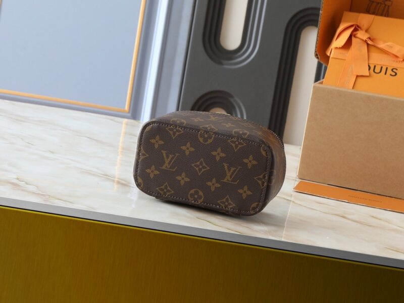 【AT8770】ルイ・ヴィトン モノグラム柄 旅行用ジュエリーボックス | Louis Vuitton