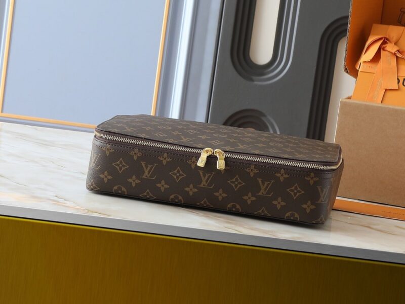 【AT8772】ルイ・ヴィトン モノグラム柄 旅行ジュエリーボックス | Louis Vuitton Malletier