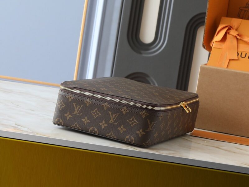 【AT8772】ルイ・ヴィトン モノグラム柄 旅行ジュエリーボックス | Louis Vuitton Malletier