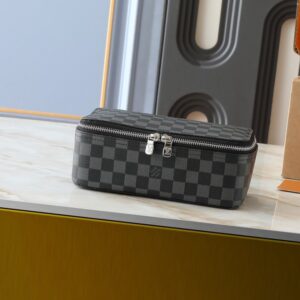 【AT8774】ルイ・ヴィトン チェック柄ジュエリーケース - 高級防水素材、エレガントなデザイン | Louis Vuitton Paris