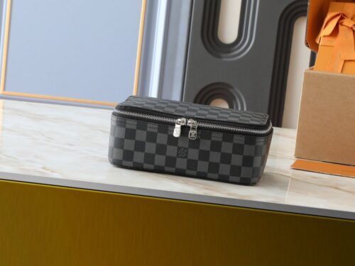 【AT8774】ルイ・ヴィトン チェック柄ジュエリーケース - 高級防水素材、エレガントなデザイン | Louis Vuitton Paris