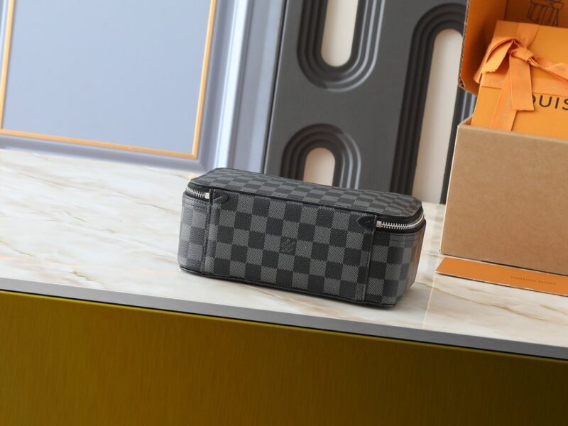 【AT8774】ルイ・ヴィトン チェック柄ジュエリーケース - 高級防水素材、エレガントなデザイン | Louis Vuitton Paris