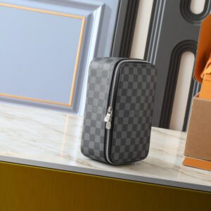 【AT8774】ルイ・ヴィトン チェック柄ジュエリーケース - 高級防水素材、エレガントなデザイン | Louis Vuitton Paris
