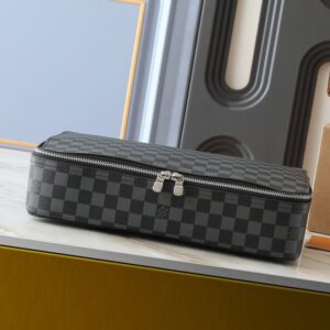 【AT8775】ルイ・ヴィトンのチェック柄ジュエリーボックス - 贅沢な収納アイテム | Louis Vuitton Paris