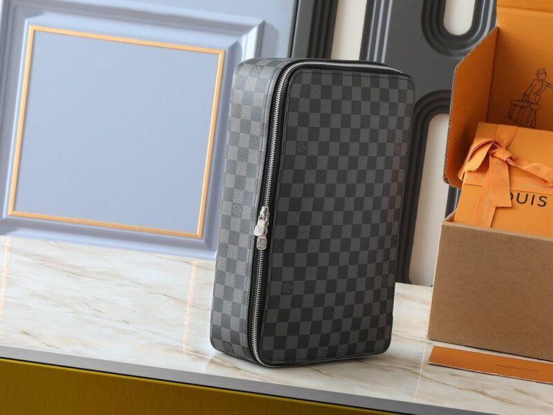 【AT8775】ルイ・ヴィトンのチェック柄ジュエリーボックス - 贅沢な収納アイテム | Louis Vuitton Paris