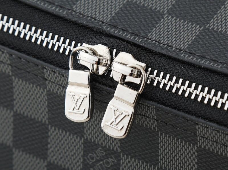 【AT8775】ルイ・ヴィトンのチェック柄ジュエリーボックス - 贅沢な収納アイテム | Louis Vuitton Paris