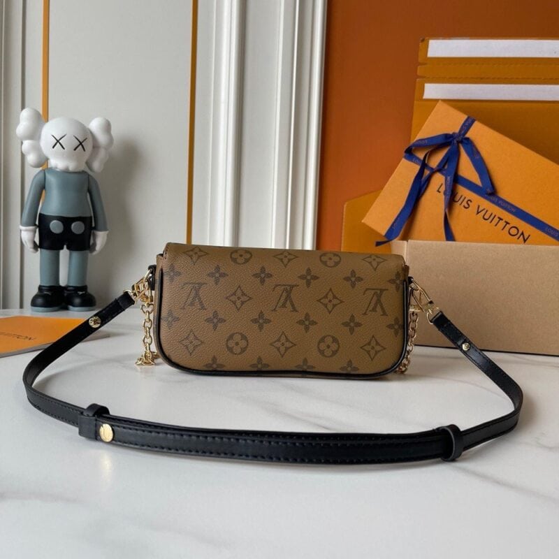 【AT8782】Louis Vuittonのモノグラムコレクション Ivy チェーンバッグ | Louis Vuitton