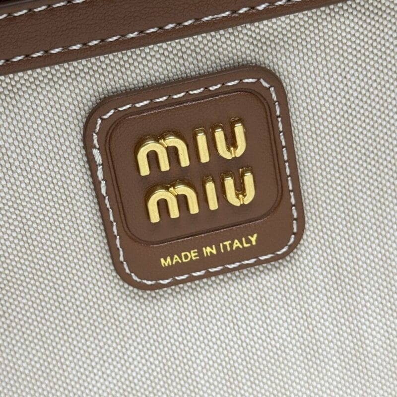 【AT8784】ミュウミュウクラシックストライプキャンバスハンドバッグ - Miu Miu Classic Stripe Canvas Handbag | Miu Miu
