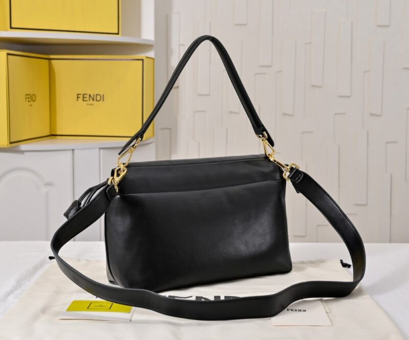 【AT8791】フェンディFendi ブラックラムスキンバゲットバッグ、都会のエレガントなファッショナブルアイテム | Fendi