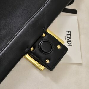 【AT8791】フェンディFendi ブラックラムスキンバゲットバッグ、都会のエレガントなファッショナブルアイテム | Fendi