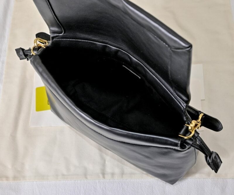 【AT8791】フェンディFendi ブラックラムスキンバゲットバッグ、都会のエレガントなファッショナブルアイテム | Fendi