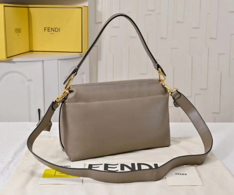 【AT8793】Fendiのママバゲットバッグ| 遊都のエレガントな相棒 | Fendi Roma