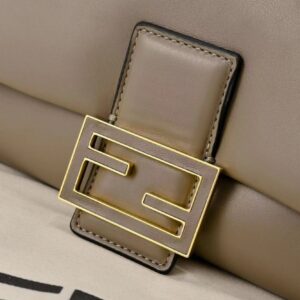 【AT8793】Fendiのママバゲットバッグ| 遊都のエレガントな相棒 | Fendi Roma