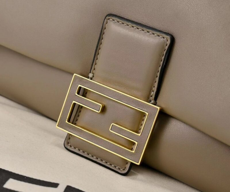 【AT8793】Fendiのママバゲットバッグ| 遊都のエレガントな相棒 | Fendi Roma