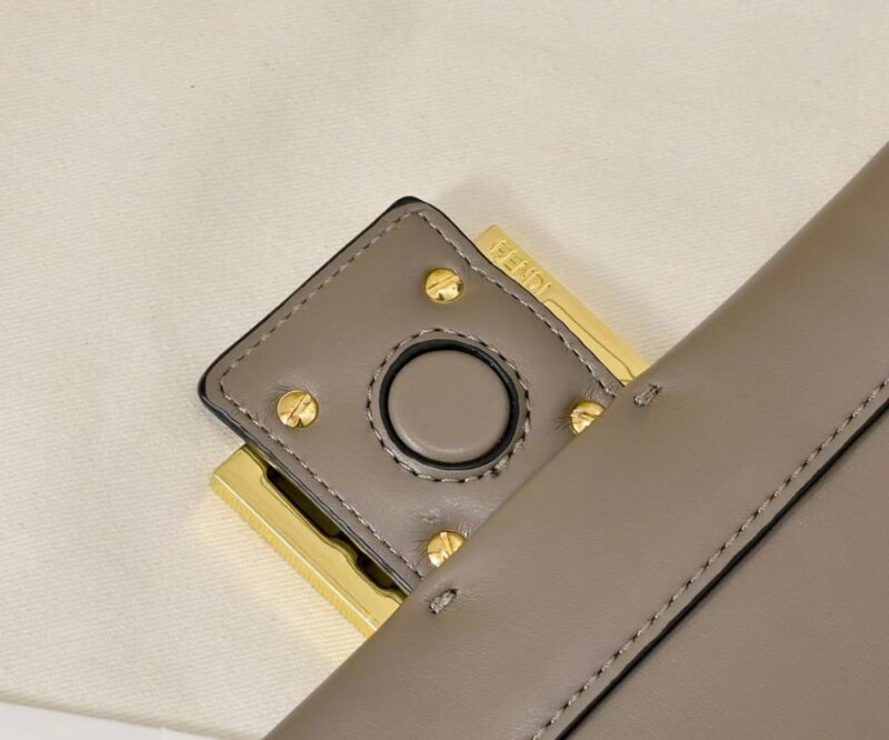 【AT8793】Fendiのママバゲットバッグ| 遊都のエレガントな相棒 | Fendi Roma