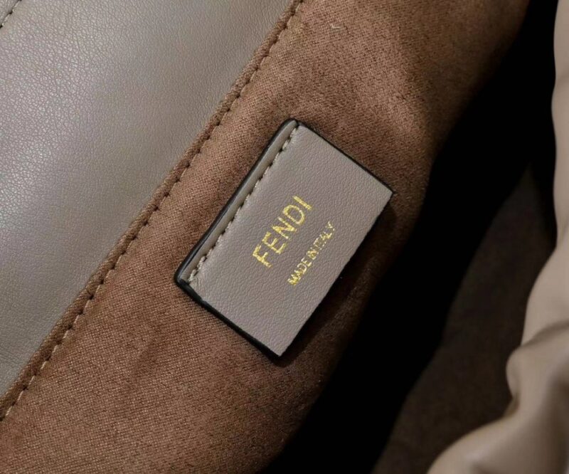 【AT8793】Fendiのママバゲットバッグ| 遊都のエレガントな相棒 | Fendi Roma