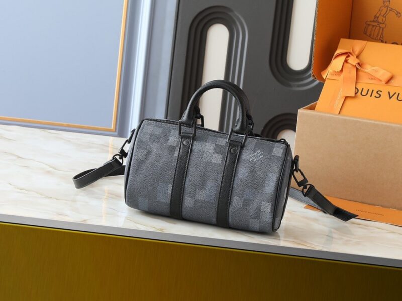 【AT8794】ルイ・ヴィトンミニトラベルバッグ-都市のファッションセンスを感じさせる25cmサイズ | Louis Vuitton Paris