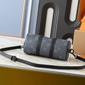 【AT8794】ルイ・ヴィトンミニトラベルバッグ-都市のファッションセンスを感じさせる25cmサイズ | Louis Vuitton Paris