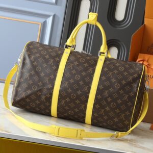 【AT8808】ルイ・ヴィトンのKeepall 50cmトラベルバッグ - クラシックなモノグラムエンボスとイエローアクセント | Louis Vuitton Malletier