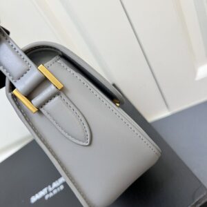 【AT8810】YSL（イヴ・サンローラン）クラシックなヤギ革トートバッグ、エレガントでおしゃれなデザイン | Saint Laurent Paris
