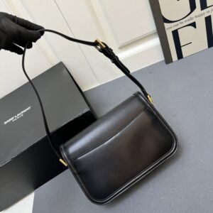 【AT8811】セイントローラン Le Cassandreブラックカーフスキンアンダーアームバッグ | Saint Laurent Paris