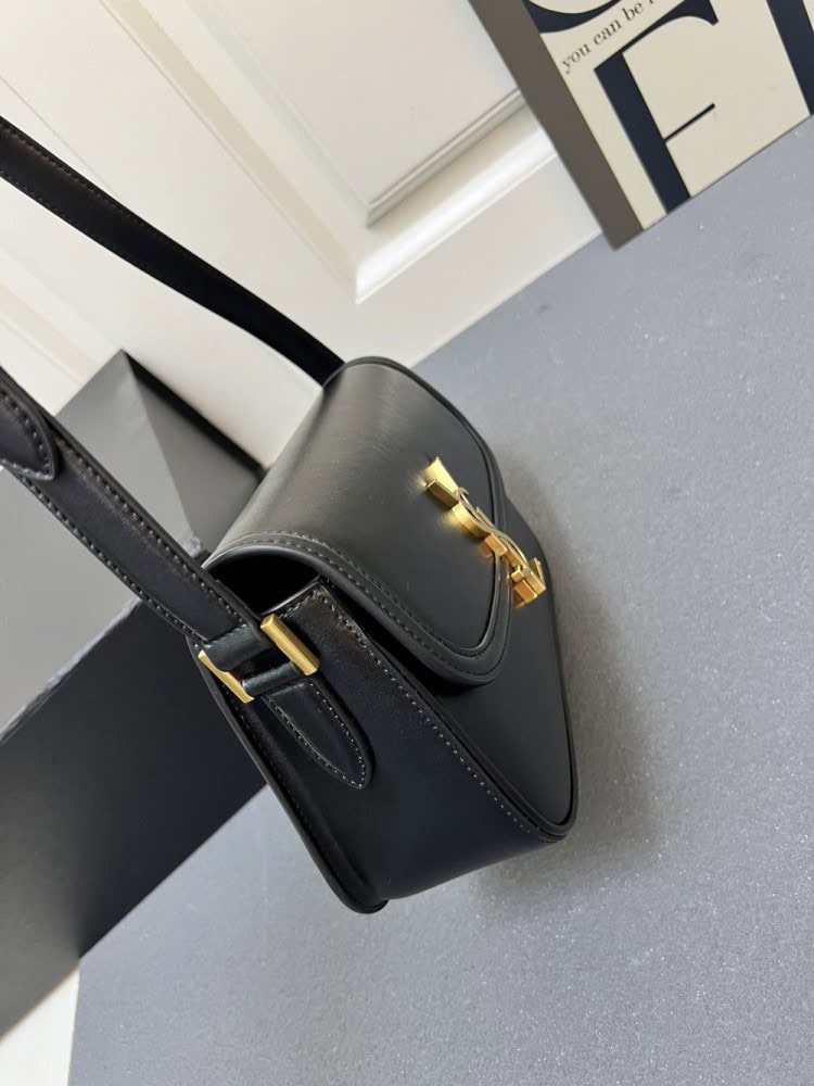 【AT8811】セイントローラン Le Cassandreブラックカーフスキンアンダーアームバッグ | Saint Laurent Paris