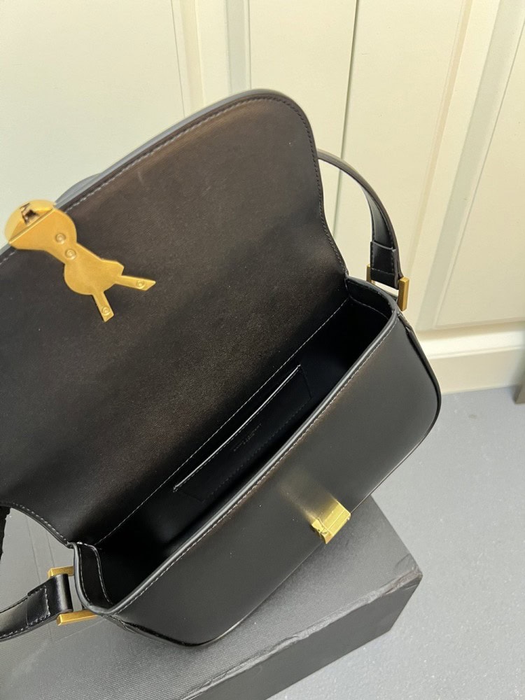 【AT8811】セイントローラン Le Cassandreブラックカーフスキンアンダーアームバッグ | Saint Laurent Paris