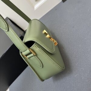 【AT8815】Saint Laurent(サンローラン)のオリーブグリーンレザートートバッグ | Yves Saint Laurent