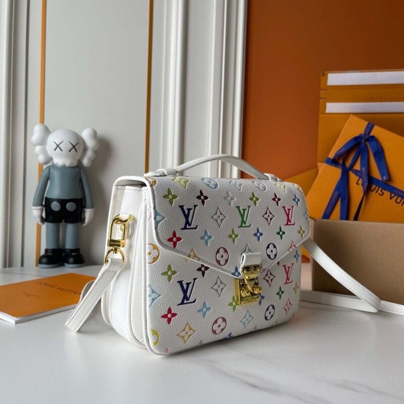 【AT8841】ルイ・ヴィトン（Louis Vuitton）ホワイトカラーモノグラム型押しレザーメッセンジャーバッグ | Louis Vuitton Paris