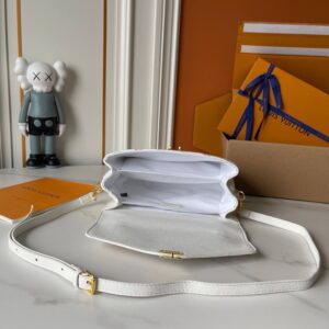 【AT8841】ルイ・ヴィトン（Louis Vuitton）ホワイトカラーモノグラム型押しレザーメッセンジャーバッグ | Louis Vuitton Paris