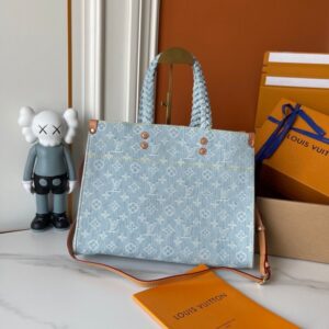 【AT8846】ルイ・ヴィトンのデニムOnTheGoハンドバッグ - 都会の女性向けのユニークな青いデザイン | Louis Vuitton Malletier