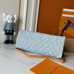 【AT8846】ルイ・ヴィトンのデニムOnTheGoハンドバッグ - 都会の女性向けのユニークな青いデザイン | Louis Vuitton Malletier