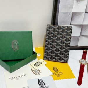 【AT8860】ゴヤール(Goyard)の高品質ブラウンレザーパスポートケース | Goyard Paris