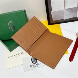【AT8860】ゴヤール(Goyard)の高品質ブラウンレザーパスポートケース | Goyard Paris