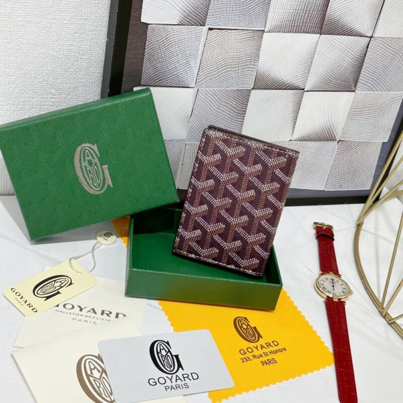 【AT8874】Goyardの高品質カードケース - エレガントなワインレッドカードホルダー | Goyard