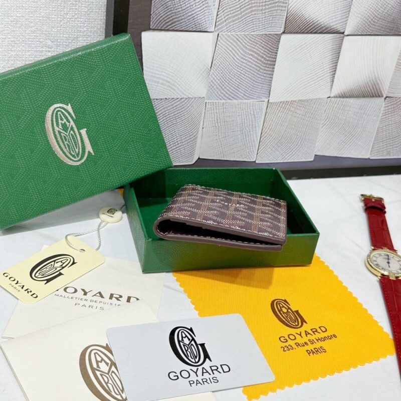 【AT8874】Goyardの高品質カードケース - エレガントなワインレッドカードホルダー | Goyard