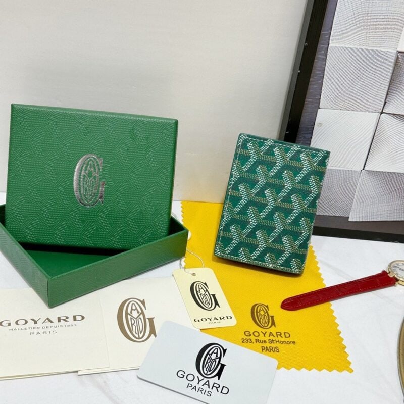 【AT8880】高級レザービジネスカードケース Malhesherbes パリ発祥の上質デザイン | Goyard Paris