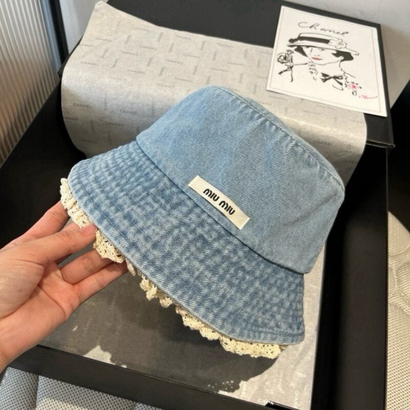 【AT9133】ミュウミュウ デニムフィッシャーマンハット、都会のエレガントな雰囲気を演出 | Miu Miu