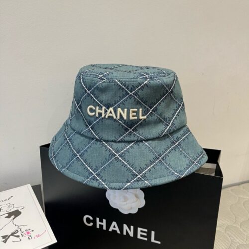 【AT9134】Chanel（シャネル）のデニムブルーチェック柄フィッシャーハット、上品な贅沢感を演出 | Chanel Paris