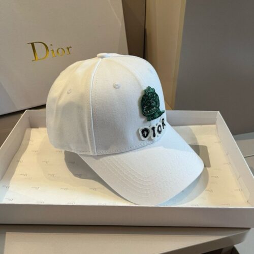 【AT9141】Diorディオール ハイエンドベースボールキャップ ピュアホワイト ダークグリーン刺繍 ストリートファッション | Dior Paris