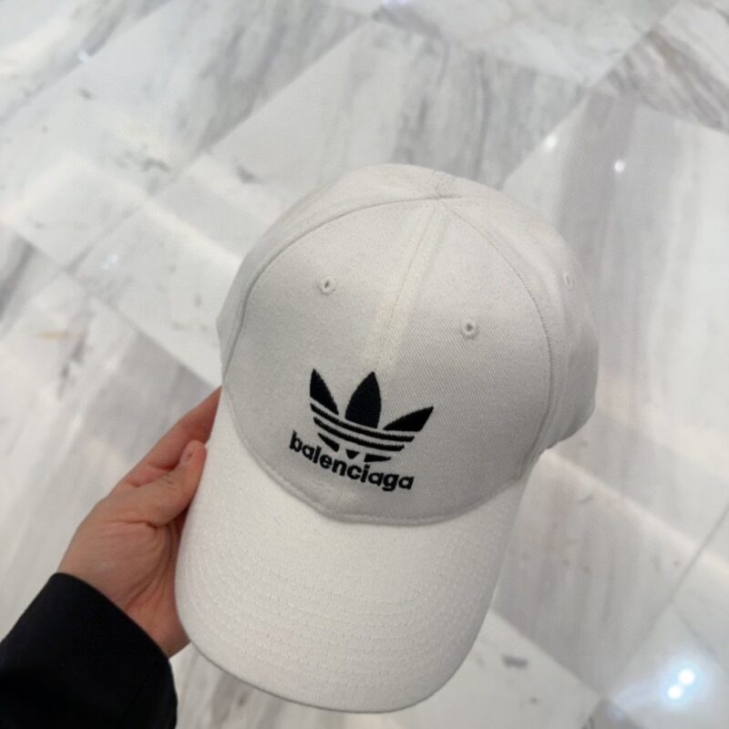 【AT9146】Balenciaga x Adidasコラボ白色キャップ - ストリートカジュアル＆アウトドアに最適 | adidas