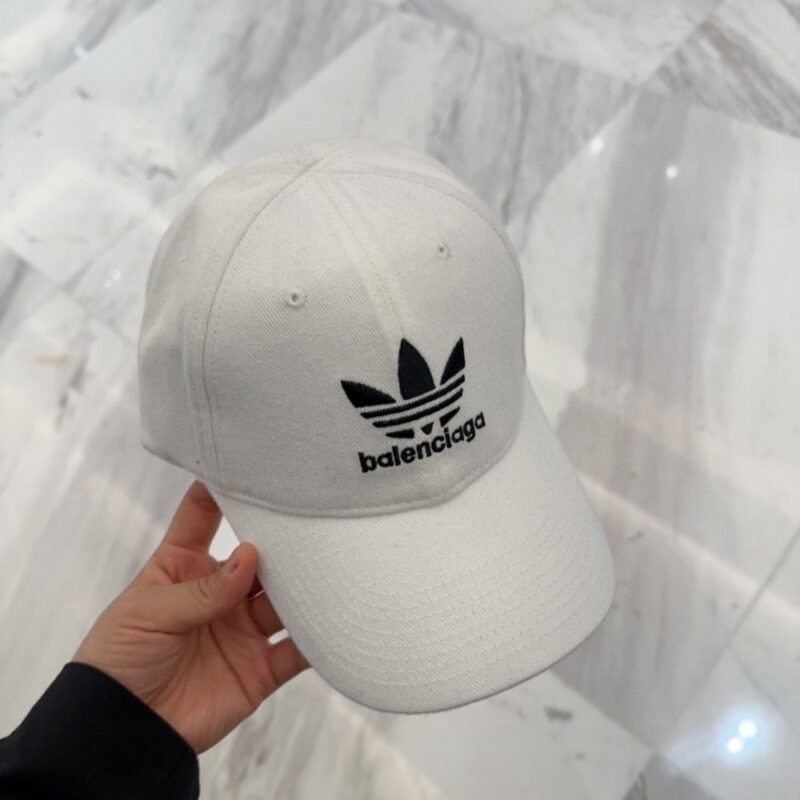 【AT9146】Balenciaga x Adidasコラボ白色キャップ - ストリートカジュアル＆アウトドアに最適 | adidas