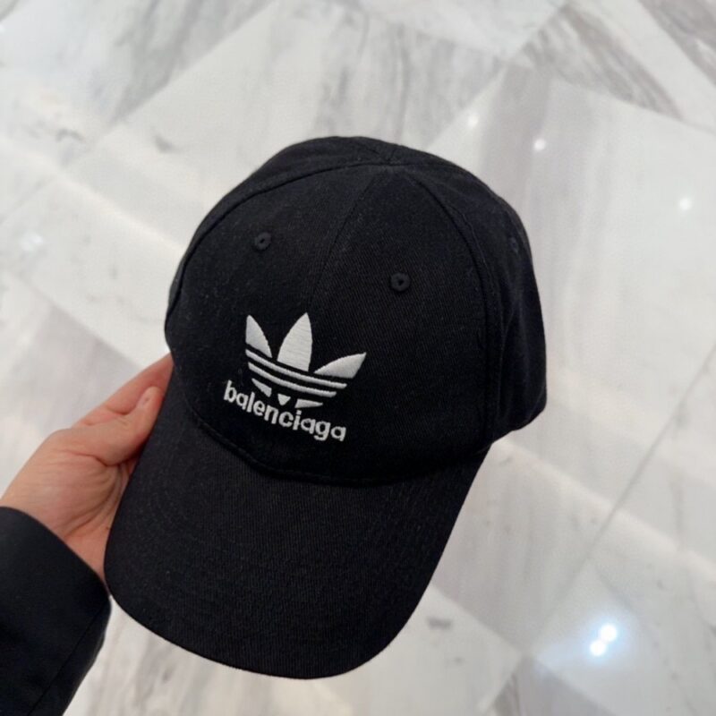 【AT9147】ハイエンドなBalenciaga x Adidasコラボ野球帽でスタイリッシュに輝く | adidas