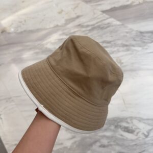 【AT9154】ミュウミュウ クラシックなフィッシャーマンハット、品位を際立たせる都会のラグジュアリースタイル | Miu Miu