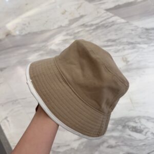 【AT9154】ミュウミュウ クラシックなフィッシャーマンハット、品位を際立たせる都会のラグジュアリースタイル | Miu Miu