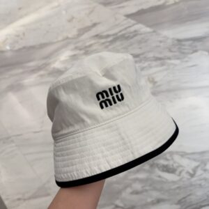 【AT9155】Miu Miuの刺繍フィッシャーマンハット - 都会の女性のためのエレガントな夏のファッションアイテム | Miu Miu