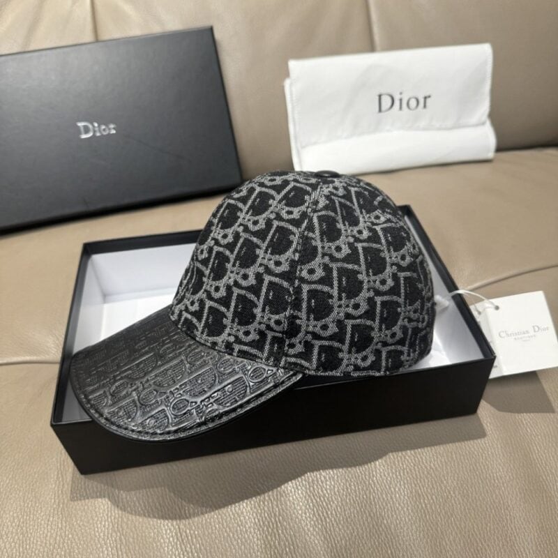 【AT9165】ディオールのクラシック花柄レザーベースボールキャップ | Dior Paris