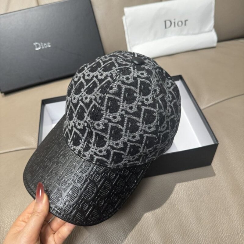 【AT9165】ディオールのクラシック花柄レザーベースボールキャップ | Dior Paris