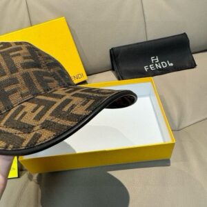 【AT9184】Fendi（フェンディ） クラシックなダブルFエンボスベースボールキャップ | Fendi