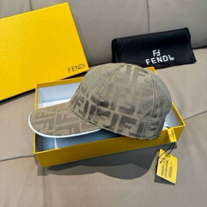 【AT9186】Fendi(フェンディ)のクラシックなダブルF刺繍ベースボールキャップ | Fendi Roma